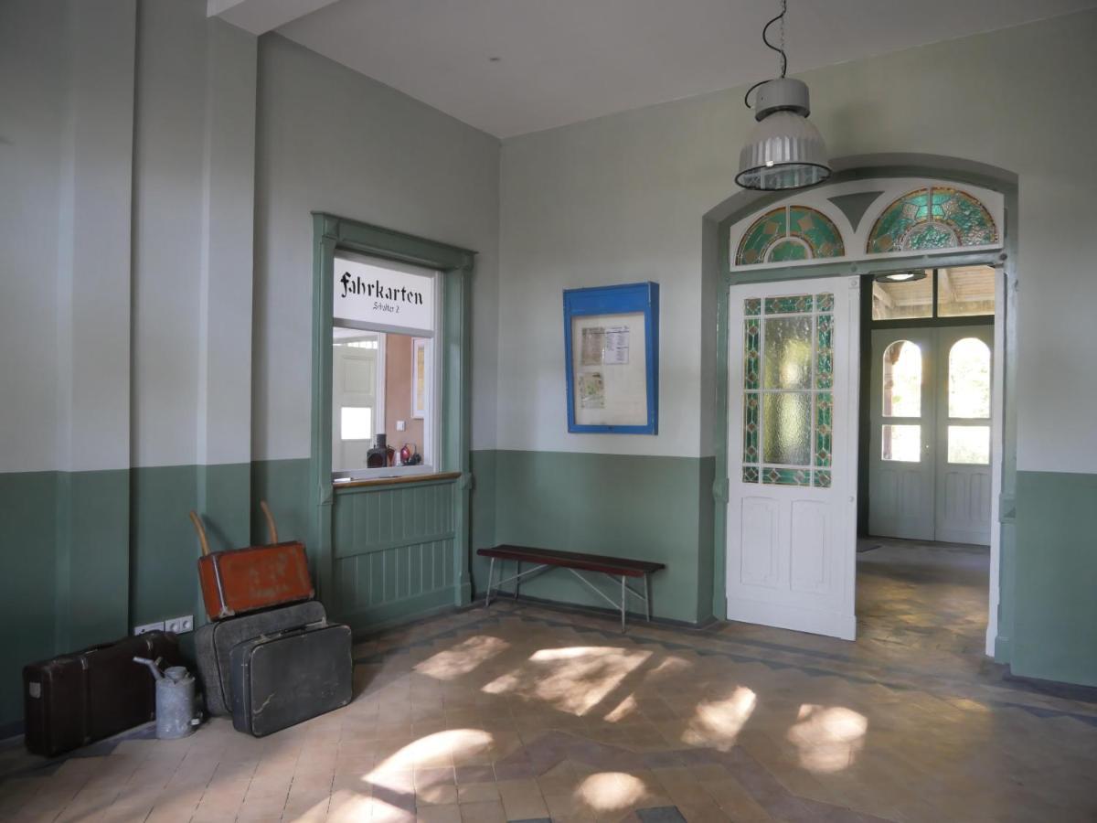 Schlossbahnhof บัลเลนชเตดท์ ภายนอก รูปภาพ